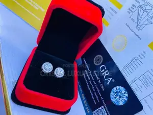 New VVS Moissanite Earrings Comes With Proper Certification