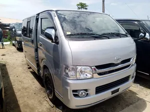 Toyota HiAce 2010 Silver