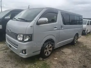 Toyota HiAce 2012 Silver