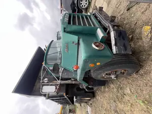 Mack Dm 685s Dump Truck