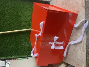 Collapsible Giant Box.