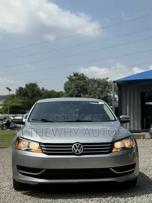 Volkswagen Passat S 4dr Sedan w/Navigation (2.5L 5cyl 6A) 2014 Beige