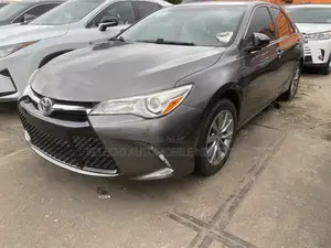 Toyota Camry XLE 4dr Sedan (2.5L 4cyl 6A) 2017 Gray