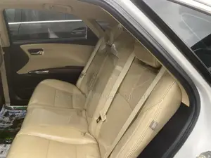 Toyota Avalon XLE FWDSedan (3.6L 6cyl 6A) 2016 White