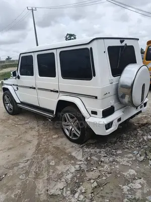 2015 Gwagon Benz for Rent