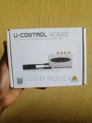 Behringer U-Control Uca202