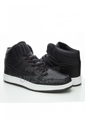 Black Leather Casual Sneakers