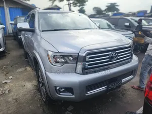 Toyota Sequoia Platinum 4x4 2020 Silver