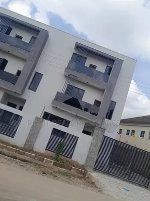 5bdrm Townhouse/Terrace in Dawaki for sale