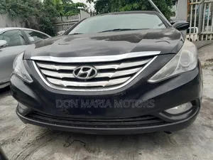Hyundai Sonata GLS Sedan FWD (2.4L 4cyl 6M) 2012 Black