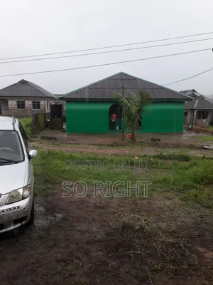 5bdrm Bungalow in Olufoworeseti, Gberigbe for sale