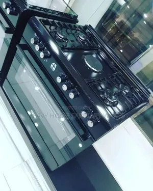 5 Standing Gas Burners With One Electric Cooker