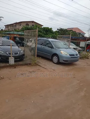 Toyota Sienna 2006 Blue