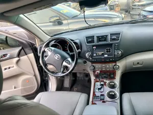 Toyota Highlander Limited 2012 Gray