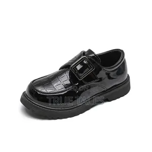 Boys Glossy Buckle Covered Shoe