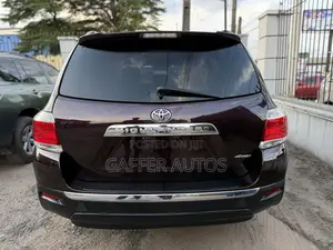 Toyota Highlander 3.5L 4WD 2013 Brown