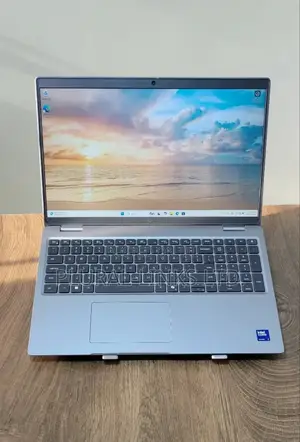 Laptop Dell Latitude 5550 16GB Intel Core Ultra 7 SSD 512GB