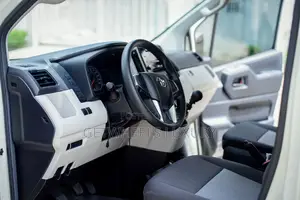 Toyota Hiace Bus