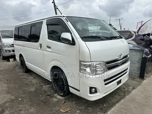Toyota HiAce 2015 White
