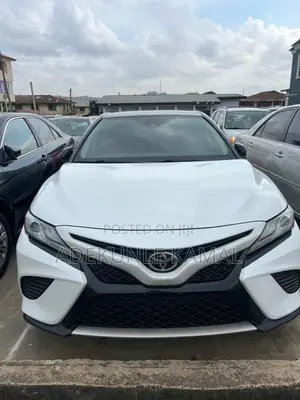 Toyota Camry XSE (2.5L 4cyl 8A) 2019 White