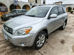 Toyota RAV4 2008 Silver