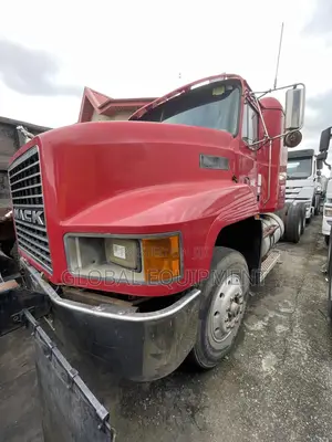 Mack Ch Sleeper Truck Tractor