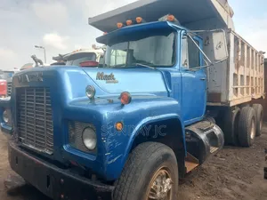 Company Used 30tons Mack Ten Tyres Dump Truck Big Axle Superb Engine