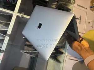 Laptop Apple MacBook Pro 2017 16GB Intel Core i5 SSD 256GB