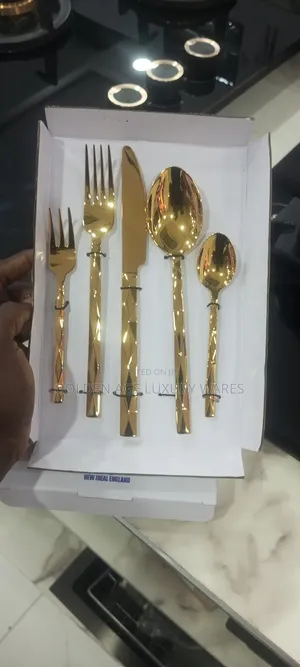 Gold Color 5 Piece Set of Cutlery