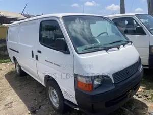 Toyota HiAce 2001 White