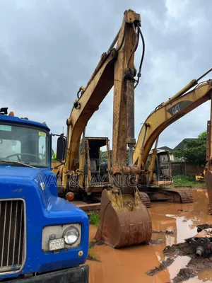 Cat Excavator 225 - Foreign Use