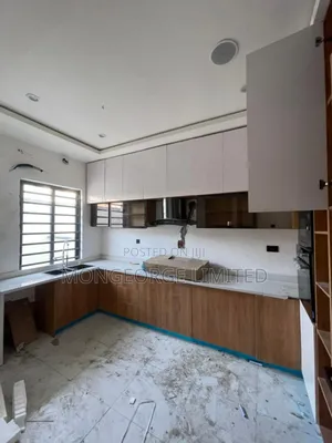 4bdrm Townhouse/Terrace in Ikate for sale