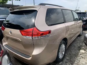 Toyota Sienna XLE 7 Passenger 2012 Gold