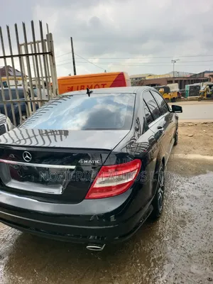 Mercedes-Benz C300 Luxury 4Matic Sedan AWD (3.0L 6cyl 7A) 2011 Black