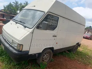 Nissan Caravan (Urvan) 2001 White