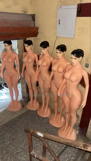 Plastic Complete Female Mannequin With Detachable Head