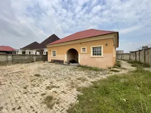 3bdrm Bungalow in Idu Industrial for sale