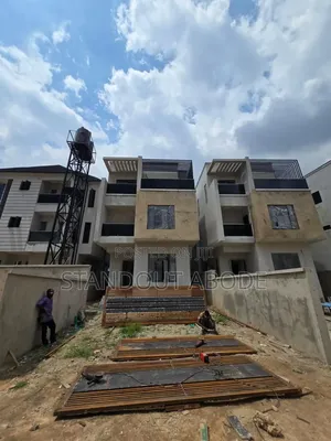 5bdrm Duplex in Inside An Estate, Ikeja for sale