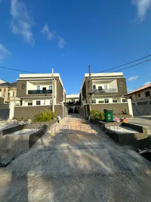 4bdrm Duplex in Inside An Estate, Omole Phase 2 for sale