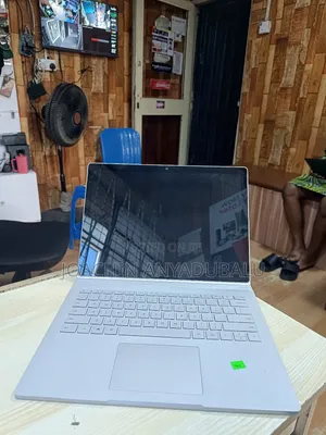 Laptop Microsoft Surface Book 2 8GB Intel Core I7 SSD 256GB