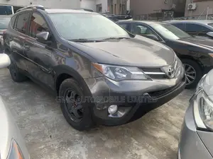 Toyota RAV4 Limited 4dr SUV AWD (2.5L 4cyl 6A) 2014 Gray