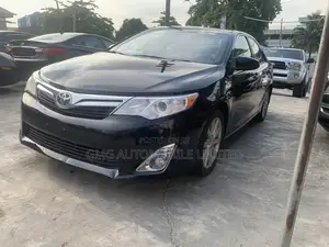 Toyota Camry XLE 4dr Sedan (2.5L 4cyl 6A) 2012 Black