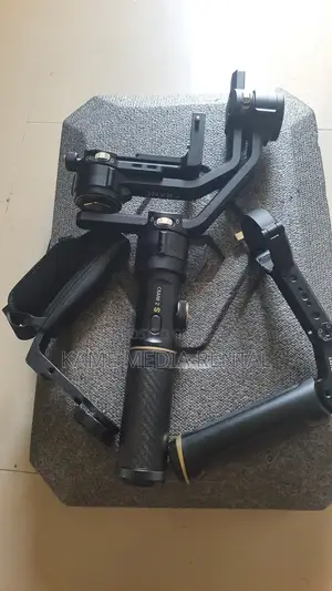 Zhyiun Crane 2s Gimbal for Rent