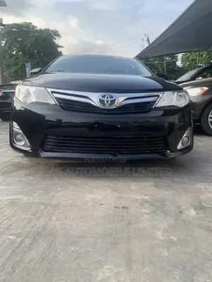 Toyota Camry XLE 4dr Sedan (2.5L 4cyl 6A) 2012 Black