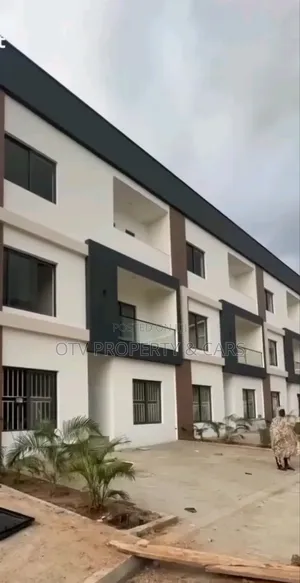 Furnished 5bdrm Townhouse/Terrace in Jahi for sale