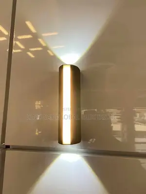 Outdoor Up/Down Wall Light