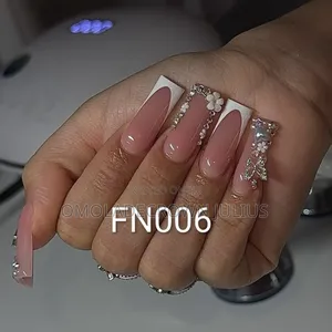 Press-on Nails/False Nails