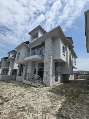 5bdrm Duplex in Guzape District for sale