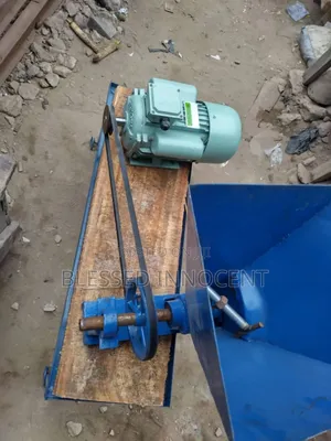 2hp Electric Grainder.