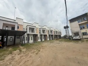 3bdrm Townhouse/Terrace in Idu for sale